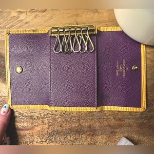 *GUC* Authentic LV EPI Yellow 6-Keyholder